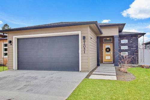 Outstanding Meridian 3 Bedroom Custom Home In Central Meridian