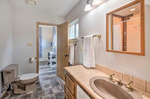 Pet-friendly Sandpoint Home With Fenced Yard!