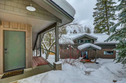 Mackinaw Manor By Casago Mccall - Donerightmanagement