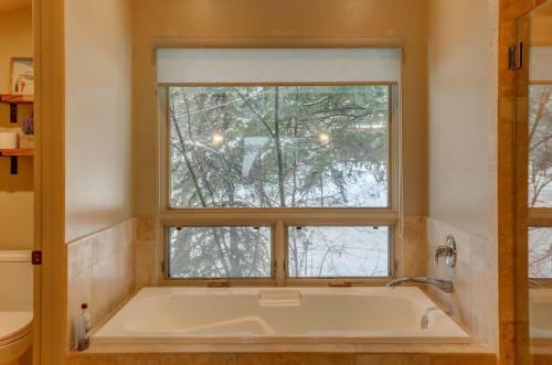Mackinaw Manor By Casago Mccall - Donerightmanagement