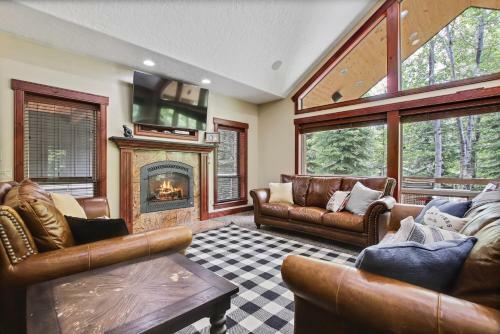 Magic Mccall Cabin And Studio For Larger Groups