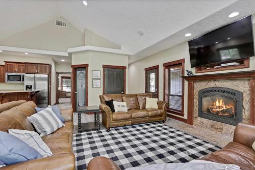 Magic Mccall Cabin And Studio For Larger Groups