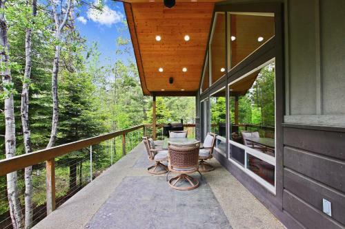Magic Mccall Cabin And Studio For Larger Groups