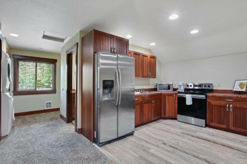 Magic Mccall Cabin And Studio For Larger Groups