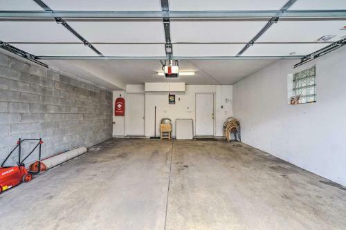 Immaculate Family Townhome - Walk To Beach!