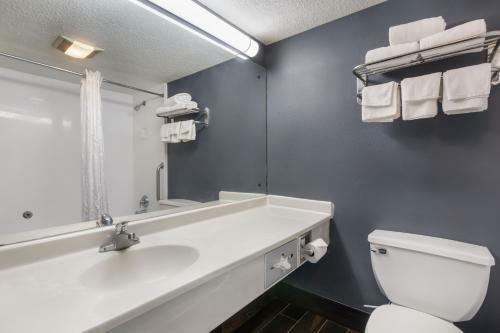 Hotel One Life Studios