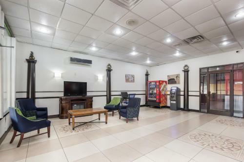 Hotel One Life Studios