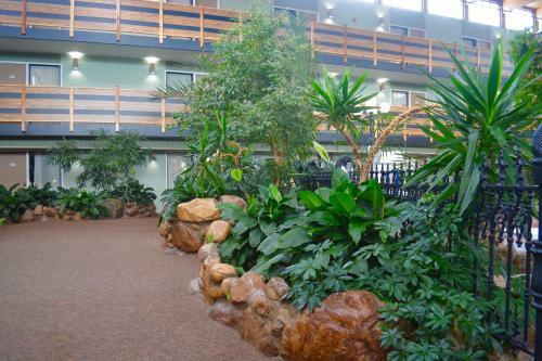 Hotel Red Deer Lodge
