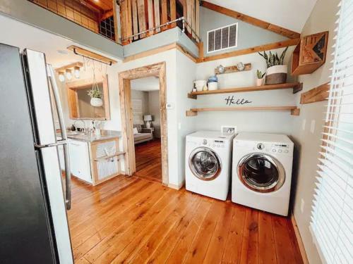 Apartamento Adorable Boho Retreat 1 Block From Downtown Scene