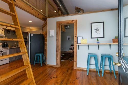 Apartamento Comfy Loft W Huge Couch And Bed In Downtown Lex