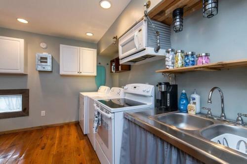 Apartamento Comfy Loft W Huge Couch And Bed In Downtown Lex