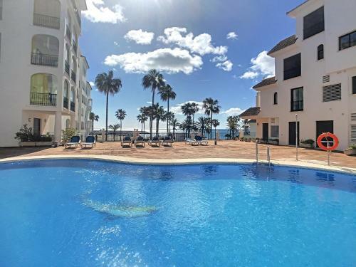 Superb Seafront Apartment Marina Real 305