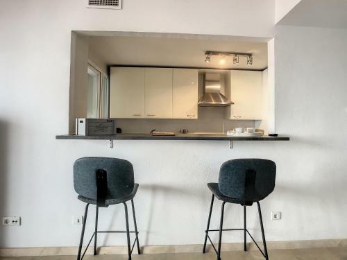 Superb Seafront Apartment Marina Real 305