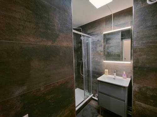 Apartamento Charmant Studio Au Coeur de La D�fense