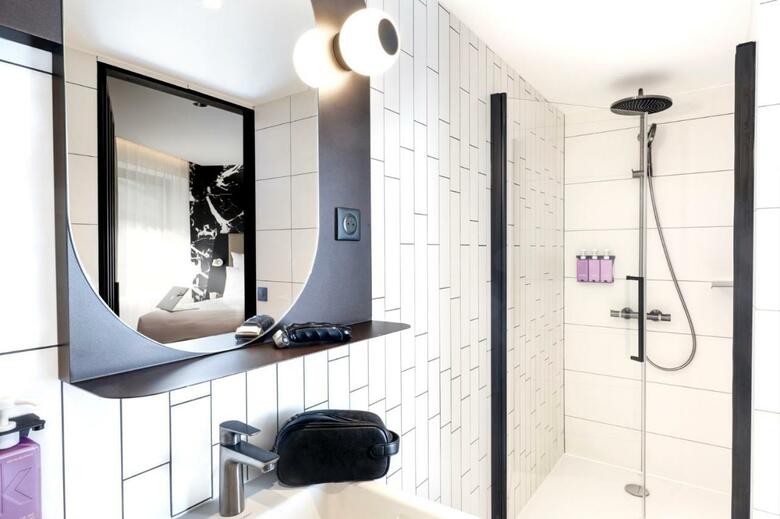 Hotel Tribe Paris La Defense Esplanade