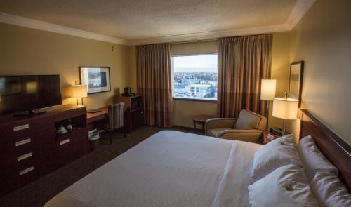 Explorer Hotel - Standard