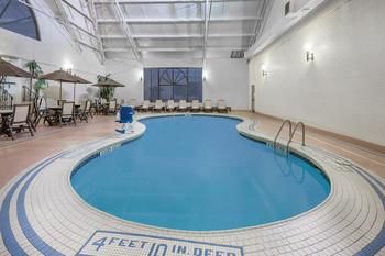 Hotel Days Inn At The Falls