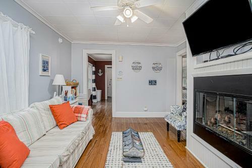 Nantucket Cottage In New Buffalo