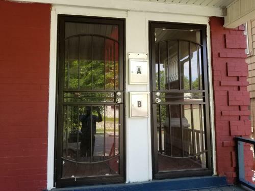 Apartamento Queen Bed In Shared 3 Bedroom House By Kcmo Downtown