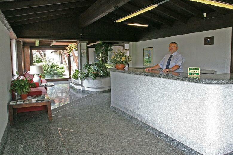 Golf Hotel