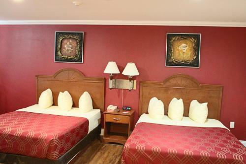 Hotel Econolodge Inn & Suites - Pembroke