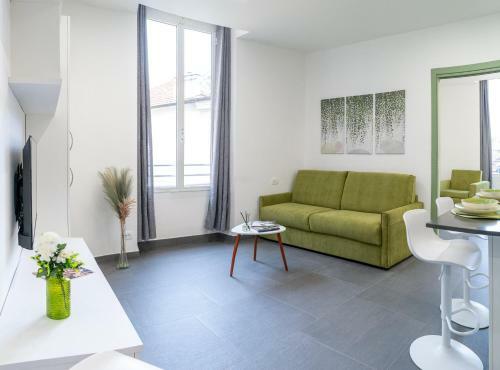 Colours Apartments????