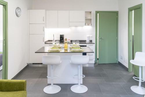 Colours Apartments????