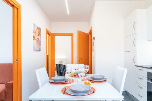 Colours Apartments????