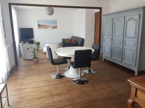 Maison Paisible, R�nov�e, � 2 Pas Des Remparts