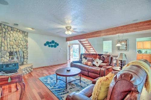 Casa Especial Family Retreat With Pool Table!