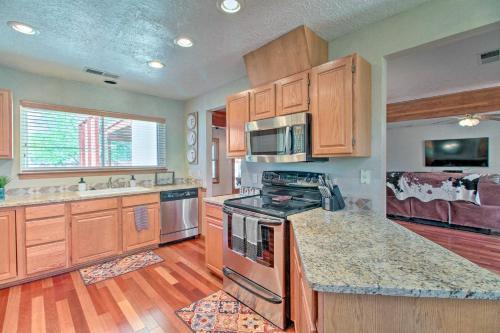 Casa Especial Family Retreat With Pool Table!