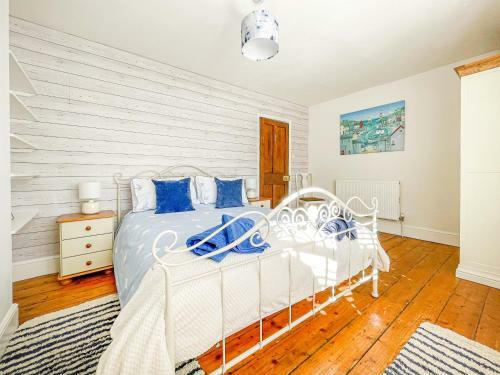 Harvest Moon - 2 Bedroom Cottage Close To Harbour