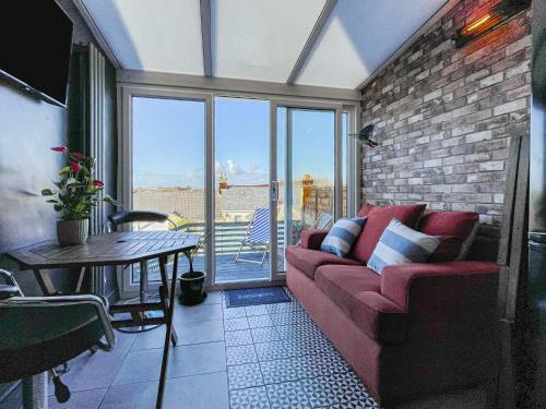 Harvest Moon - 2 Bedroom Cottage Close To Harbour