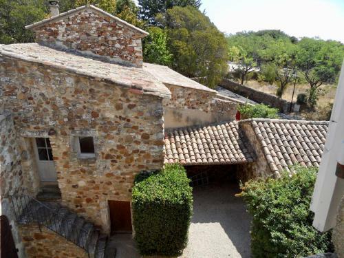 Villa Magnificent Stone Building With View Near Uz�s
