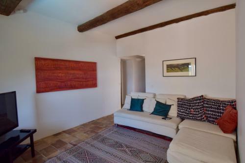 Villa Magnificent Stone Building With View Near Uz�s