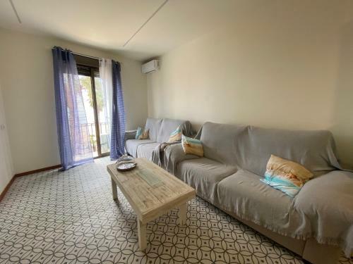 Apartamento Amplio Piso En Primera Linea de Playa. Casco Antiguo