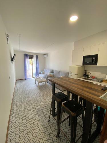 Apartamento Amplio Piso En Primera Linea de Playa. Casco Antiguo