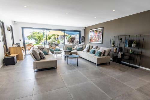 Villa Blanche Luxury - Pieds Dans L'eau, Piscine Chauff�e