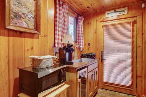 Hilltop Hideaway