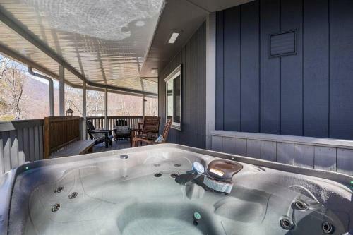 Maggie Valley Cottage W/ Hottub And Pet Friendly