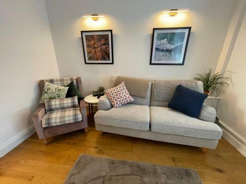Cheerful 2 Bedroom Townhouse With Cinema Loft