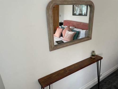 Cheerful 2 Bedroom Townhouse With Cinema Loft