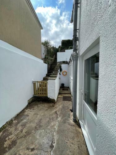 Cheerful 2 Bedroom Townhouse With Cinema Loft