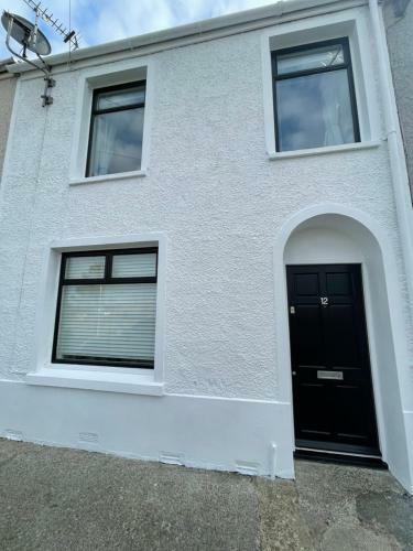 Cheerful 2 Bedroom Townhouse With Cinema Loft