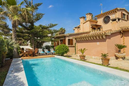 Villa Plomer Serra