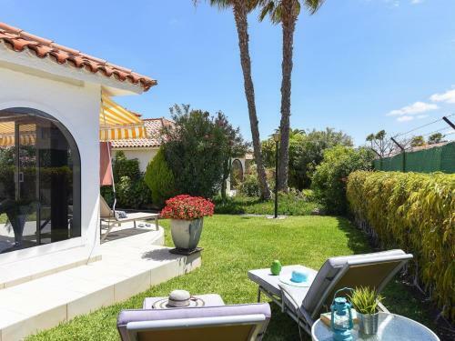 Holiday Home Bungalow Sun Club Em259a