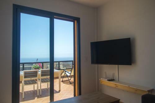 Miramar Stunning Sea View - 2 Bedrooms, Wifi, Pool