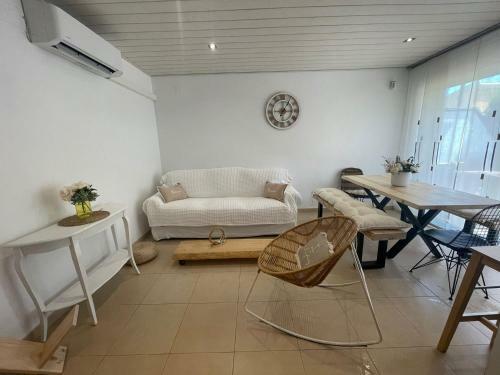 Renovated House With Pools Perfect For Families