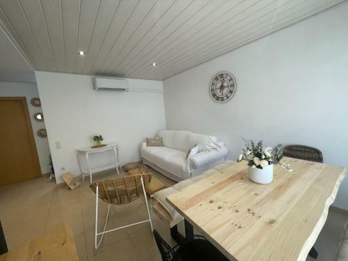 Renovated House With Pools Perfect For Families