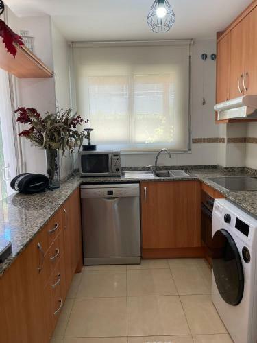 Renovated House With Pools Perfect For Families